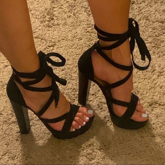 Steve Madden lace up chunky heel - Picture 1 of 5